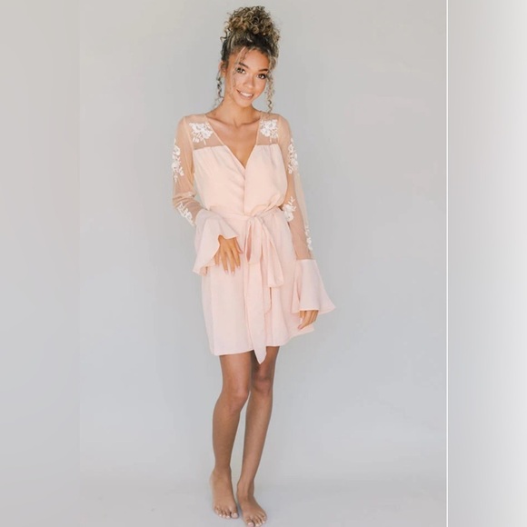 Robed with Love Hildy Pink Satin Bridesmaid Robe Floral Embroidered Details M - Picture 10 of 15